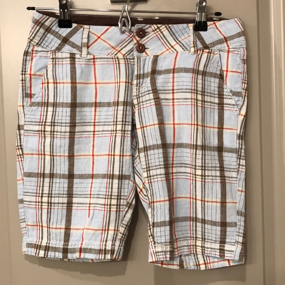 Bermuda Linen Shorts